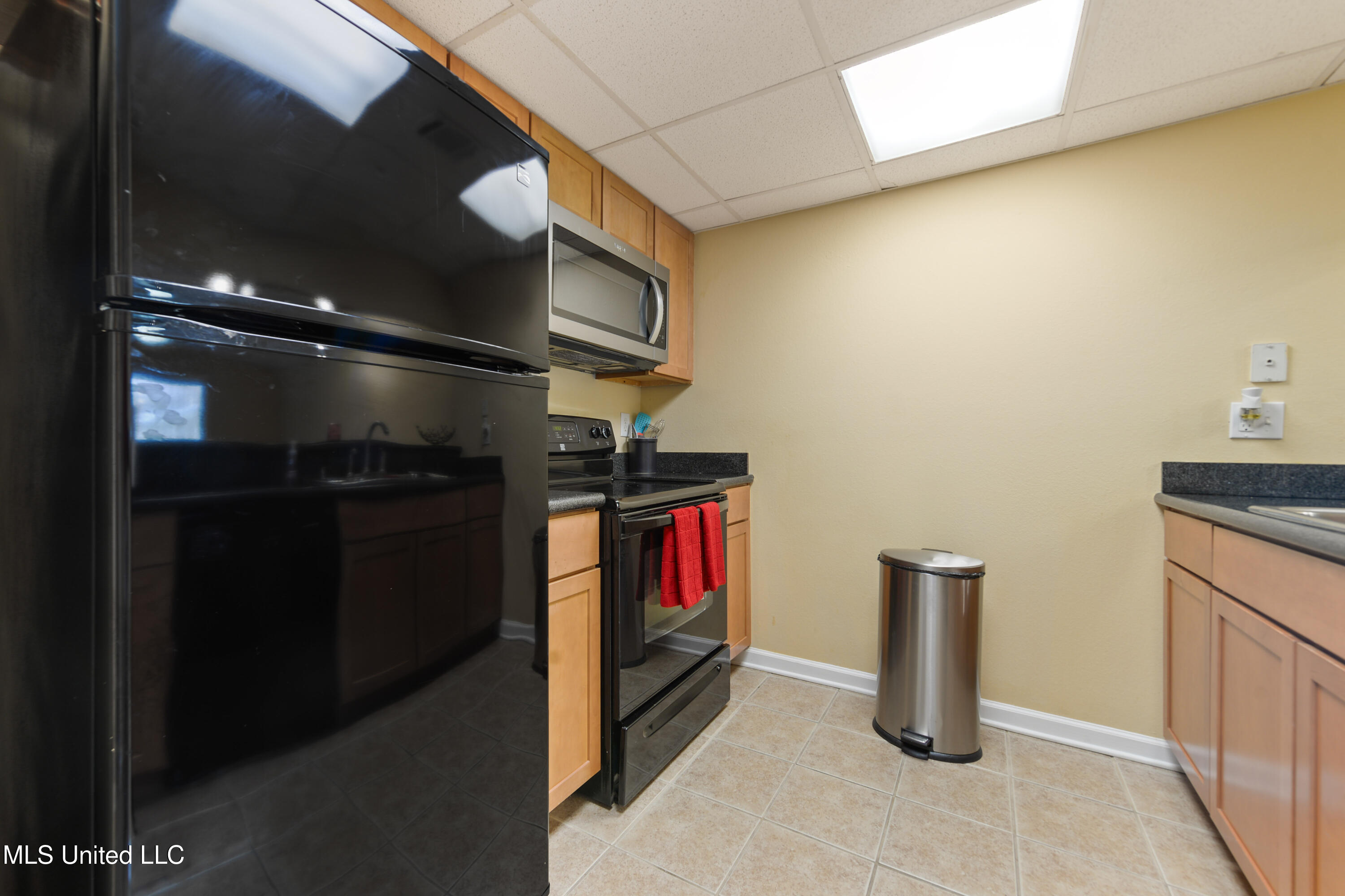 3230 Cumberland Road, Unit 56 Ocean Springs, MS 39564 - Photo 8 of 28 Kitchen