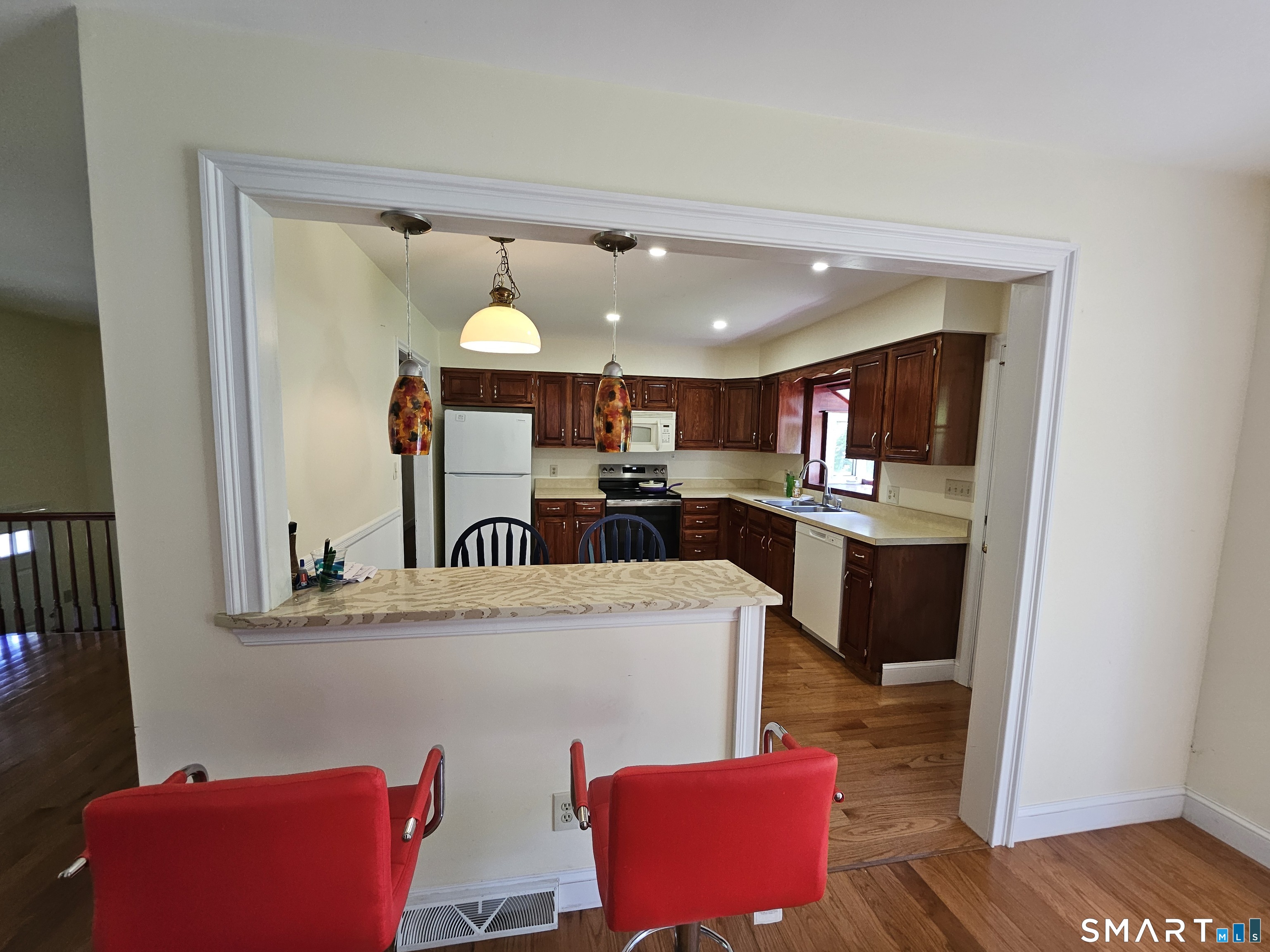 172 Country Hills Road Hamden, CT 06514 - Photo 6 of 15 Gallery Image 6