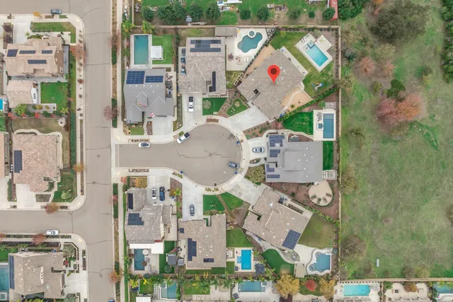 $999,999 | 1323 North Traverse Avenue, Clovis, CA 93619