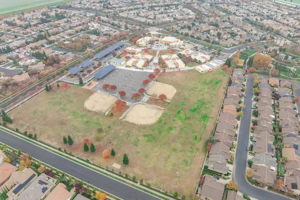 $999,999 | 1323 North Traverse Avenue, Clovis, CA 93619