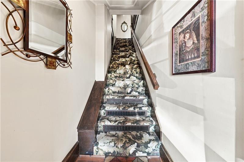 1329 Anderson Road Pittsburgh, PA 15209 - Photo 5 of 37 Gallery Image 5