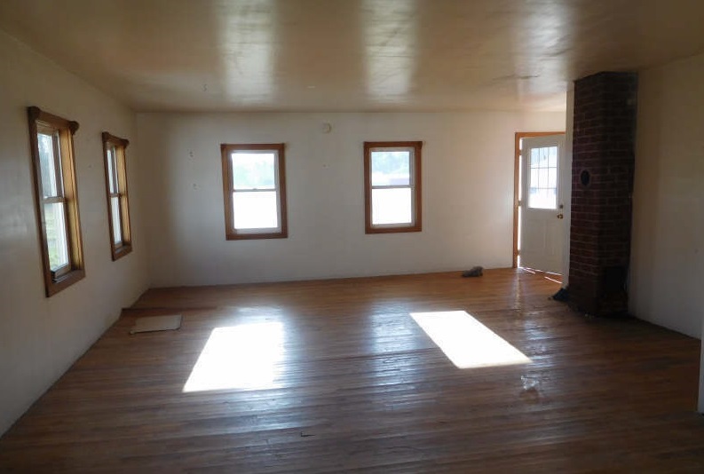 10351 East Smith Road Scottsburg, IN 47170 - Photo 3 of 6 Gallery Image 3
