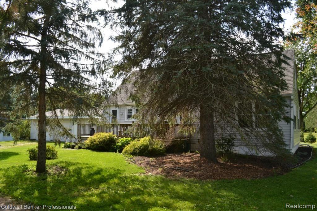 194 North Maple Leaf Road Lapeer, MI 48446 - Photo 4 of 28