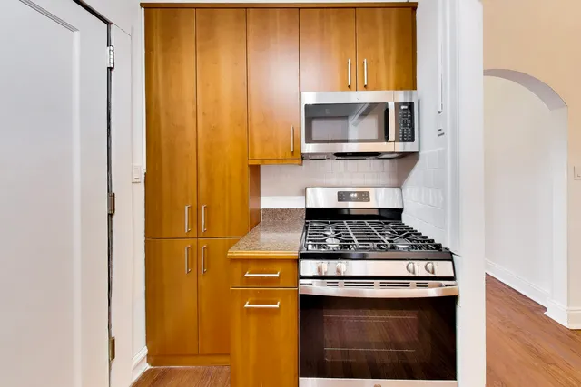 $2,500 | 431 West Oakdale Avenue, Unit 1A, Chicago, IL 60657