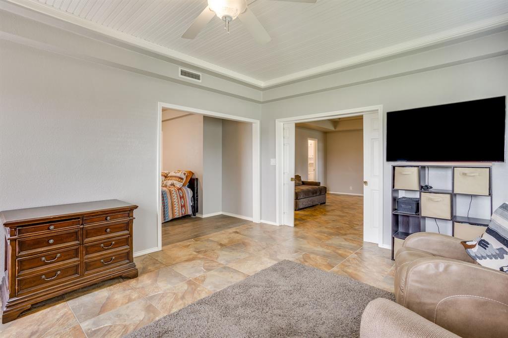 807 Caddo Road Joshua, TX 76058 - Photo 17 of 40