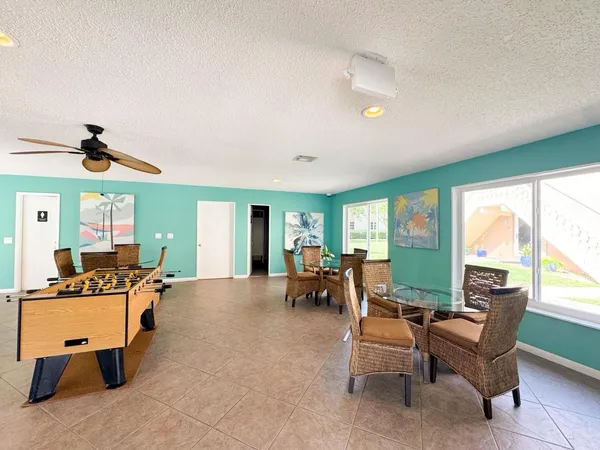 $1,800 | 12 Northeast 19th Court, Unit 204A, Wilton Manors, FL 33305