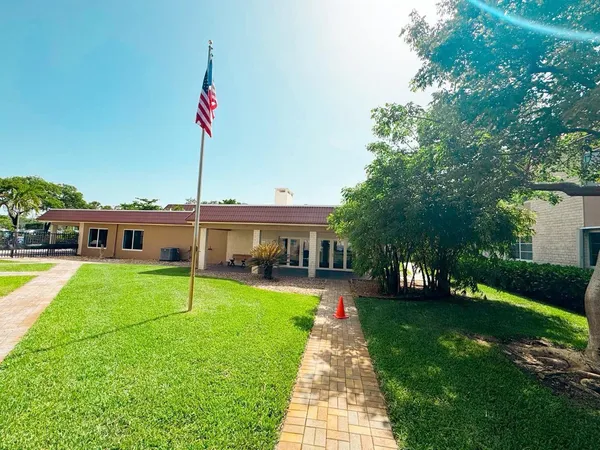 $1,800 | 12 Northeast 19th Court, Unit 204A, Wilton Manors, FL 33305