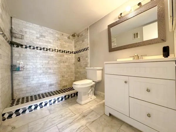 $1,800 | 12 Northeast 19th Court, Unit 204A, Wilton Manors, FL 33305