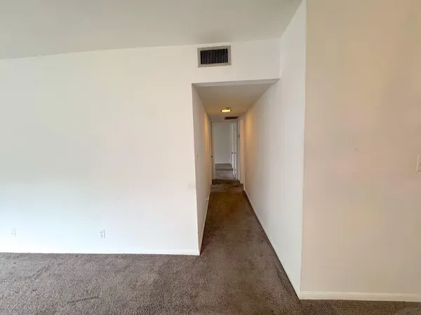 $1,800 | 12 Northeast 19th Court, Unit 204A, Wilton Manors, FL 33305