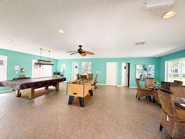 $1,800 | 12 Northeast 19th Court, Unit 204A, Wilton Manors, FL 33305