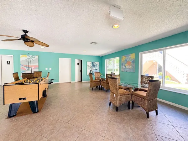 $1,800 | 12 Northeast 19th Court, Unit 204A, Wilton Manors, FL 33305