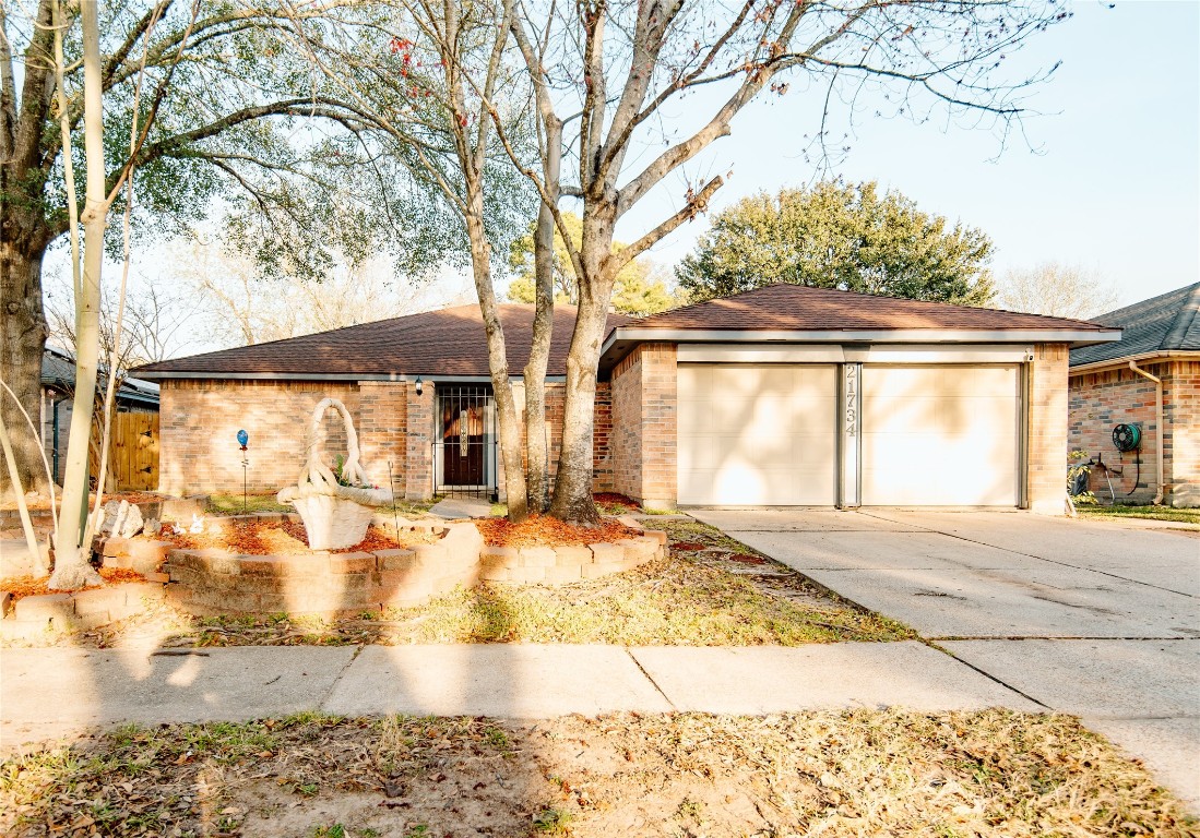 21734 Nickerton Lane Spring, TX 77388 - Photo 1 of 31 Welcome home to this well-maintianed home in Bridgestone.