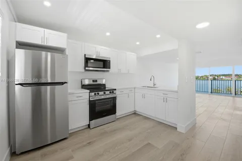 $2,500 | 315 Northwest 109th Avenue, Unit 205, Miami, FL 33172