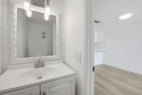 $2,500 | 315 Northwest 109th Avenue, Unit 205, Miami, FL 33172