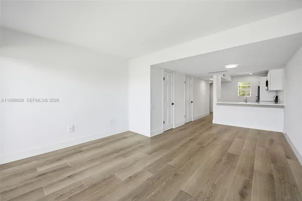$2,500 | 315 Northwest 109th Avenue, Unit 205, Miami, FL 33172