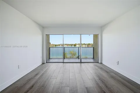 $2,500 | 315 Northwest 109th Avenue, Unit 205, Miami, FL 33172