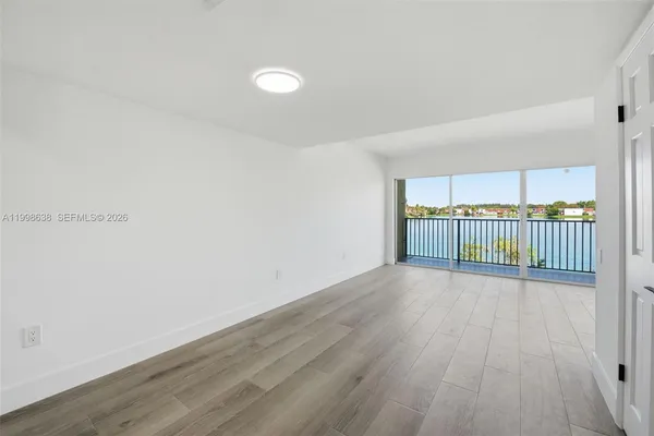 $2,500 | 315 Northwest 109th Avenue, Unit 205, Miami, FL 33172