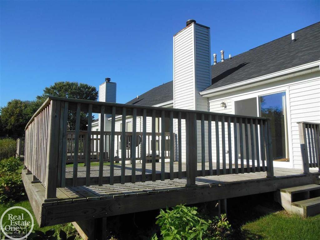 29800 Riverside Bay Court Harrison Township, MI 48045 - Photo 7 of 8