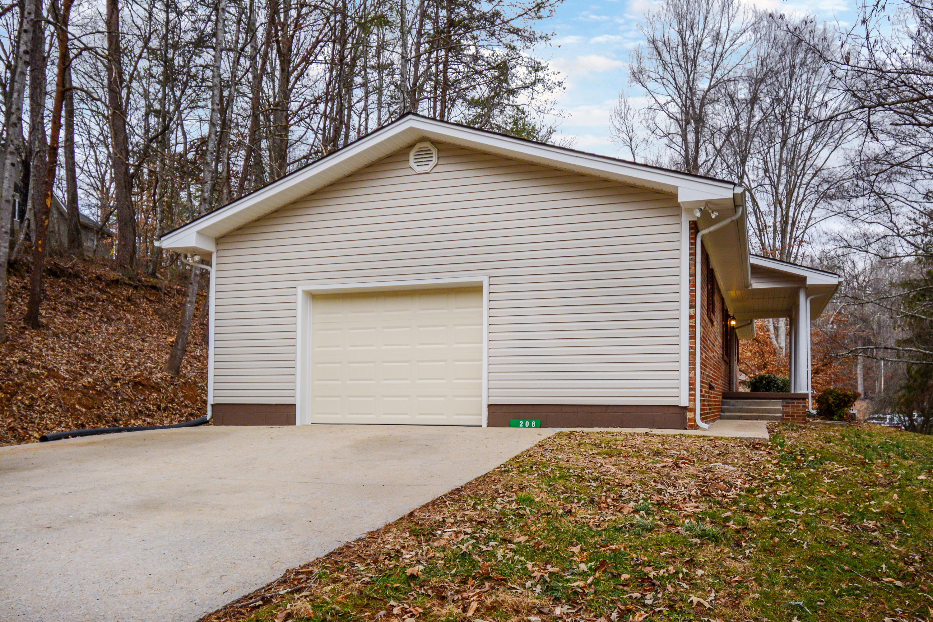 206 Chestnut Ridge Road Andersonville, TN 37705 - Photo 4 of 21 DSC_0861