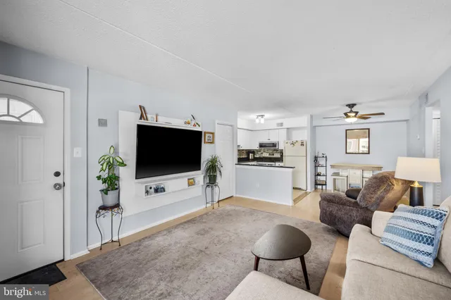 $169,900 | 5200 Hilltop Drive, Unit M16, Brookhaven, PA 19015