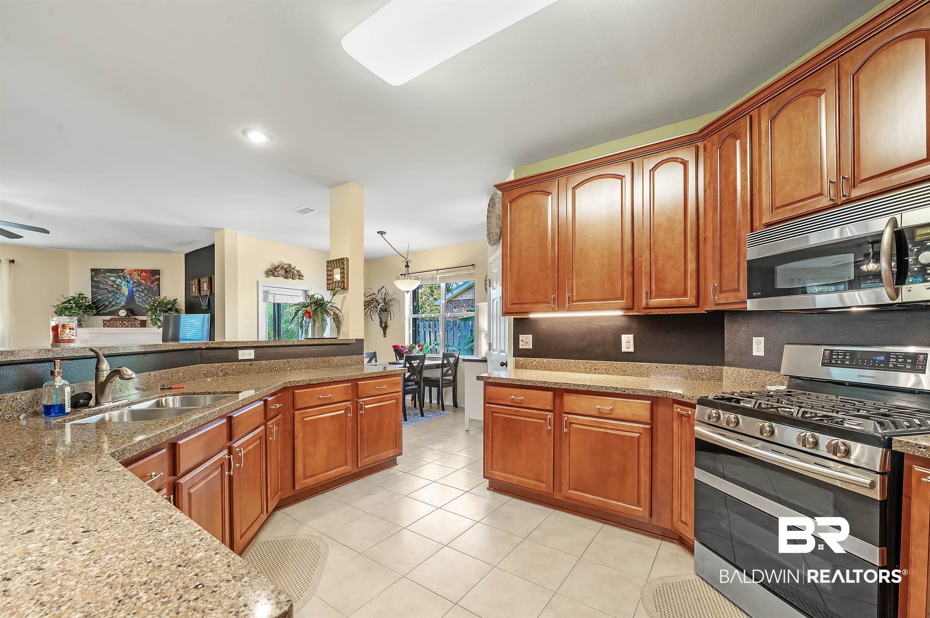 1243 Pembroke Way Foley, AL 36535 - Photo 22 of 46 Kitchen