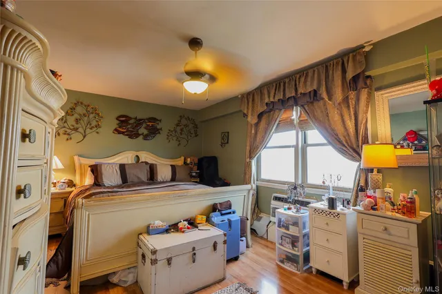 $589,000 | 25 Neptune Boulevard, Unit 2T, Long Beach, NY 11561