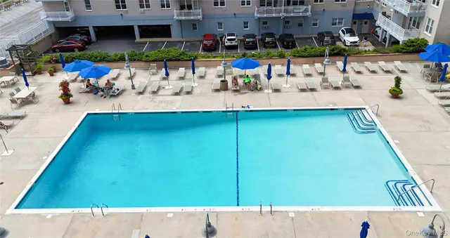 $589,000 | 25 Neptune Boulevard, Unit 2T, Long Beach, NY 11561