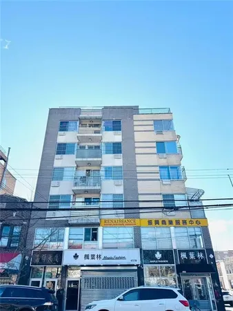 $699,000 | 4721 8th Avenue, Unit 3D | Sunset Park