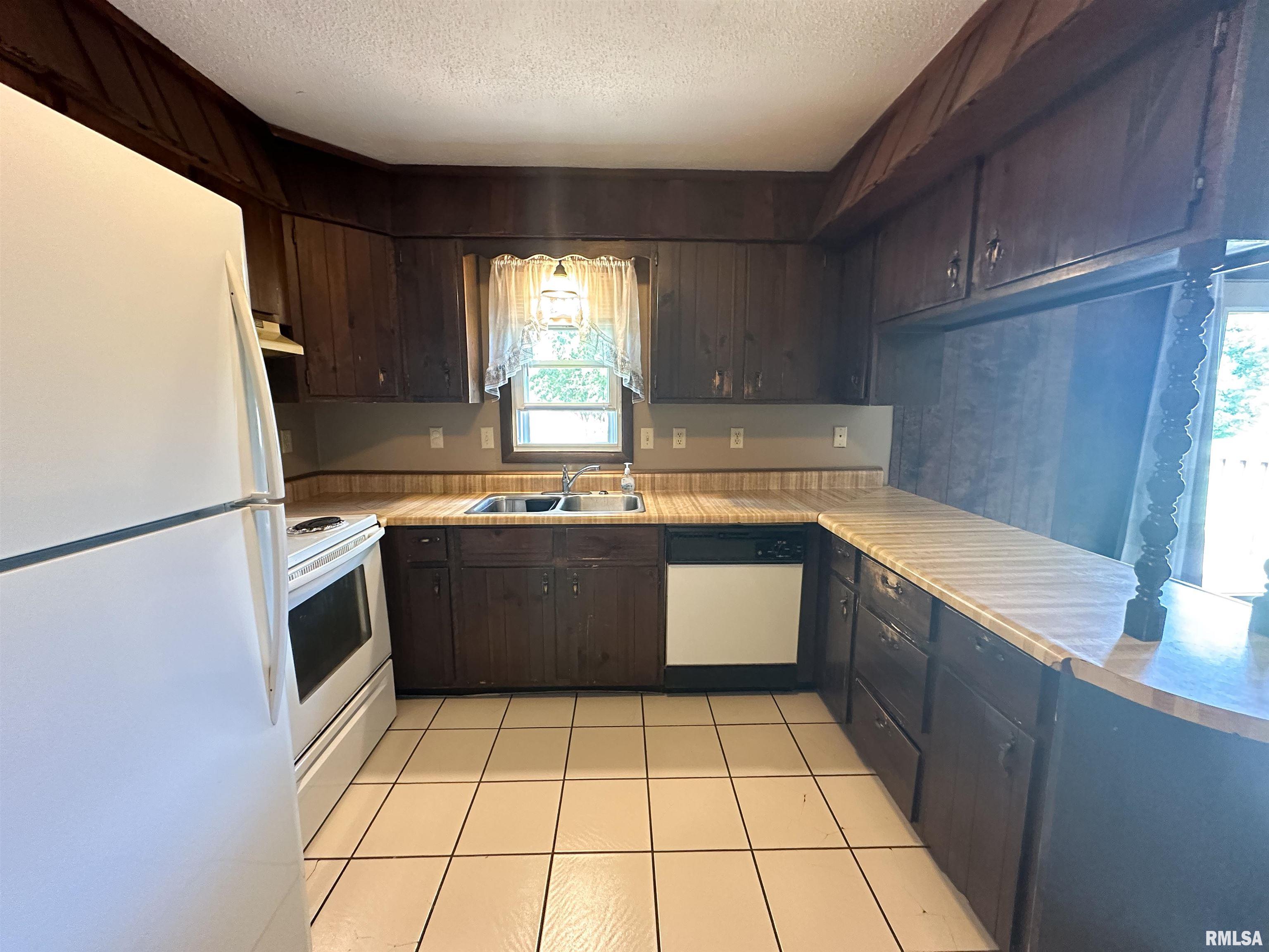 10619 Samuel Road Carterville, IL 62918 - Photo 9 of 36