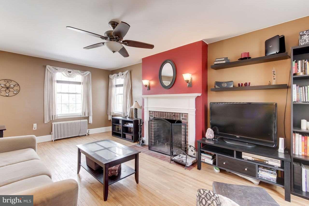 113 Wynwood Road York, PA 17402 - Photo 5 of 28 Gallery Image 5