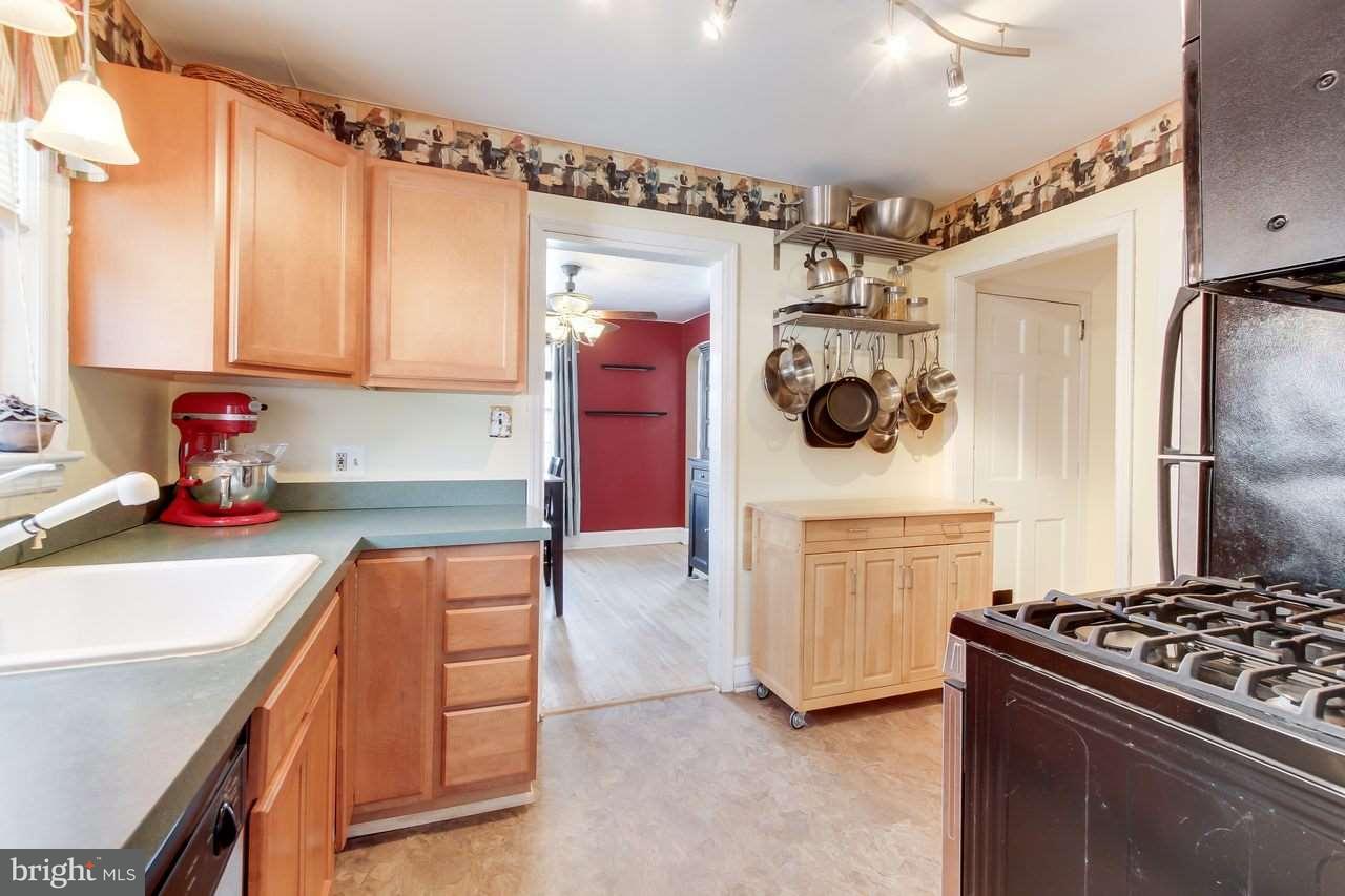 113 Wynwood Road York, PA 17402 - Photo 10 of 28 Gallery Image 10