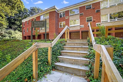 $245,000 | 12 Wildwood Road, Unit B20, Hartsdale, NY 10530