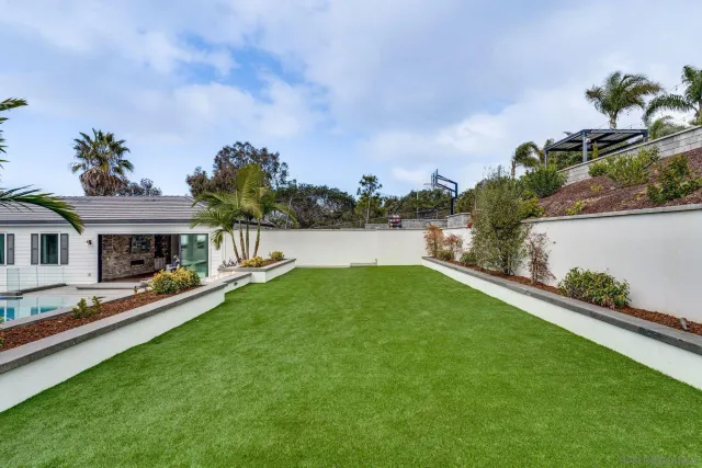 $9,999,999 | 6389 Castejon Drive, La Jolla, CA 92037