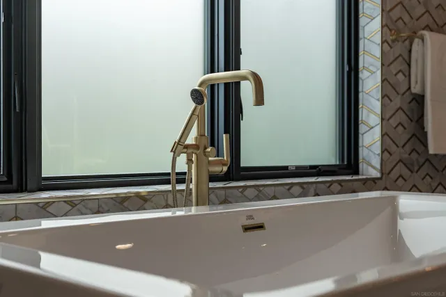 $9,999,999 | 6389 Castejon Drive, La Jolla, CA 92037