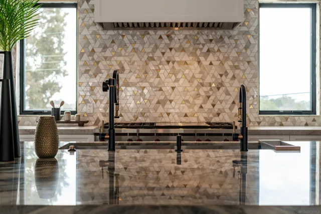 $9,999,999 | 6389 Castejon Drive, La Jolla, CA 92037