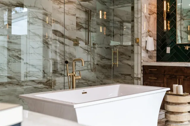 $9,999,999 | 6389 Castejon Drive, La Jolla, CA 92037