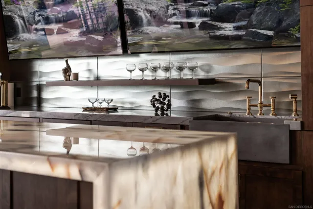 $9,999,999 | 6389 Castejon Drive, La Jolla, CA 92037