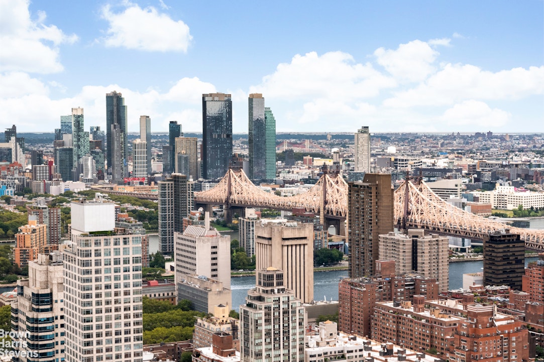 200 East 69th Street, Unit 47 Manhattan, NY 10021 - Photo 25 of 29 a picture of city view