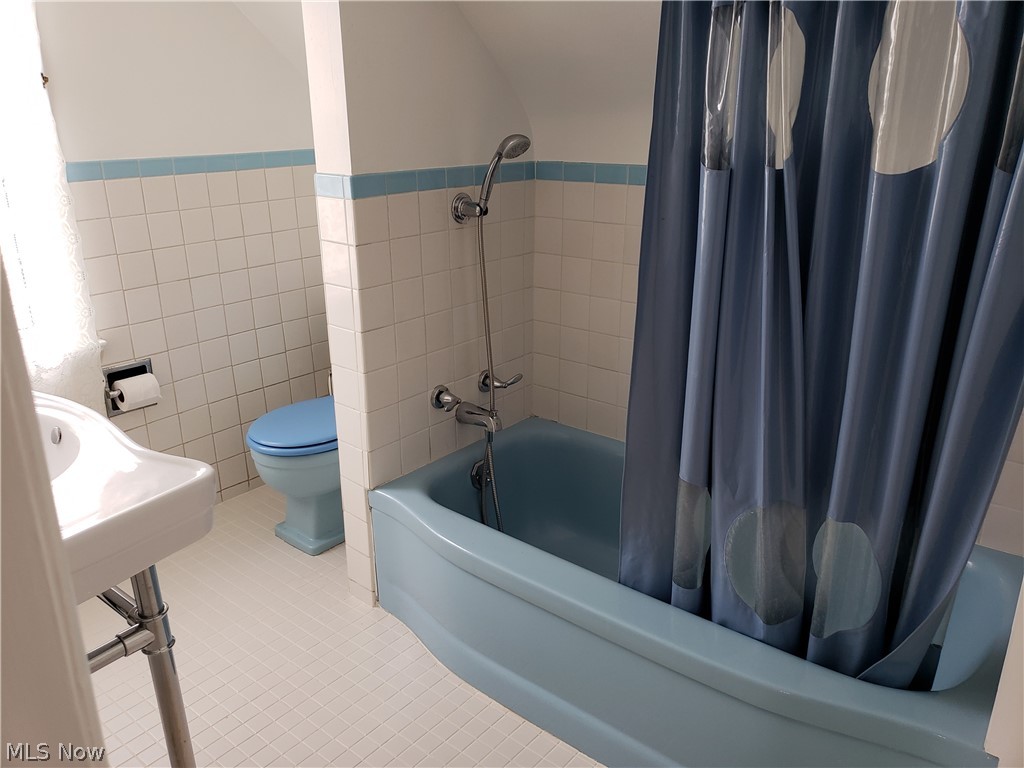 4249 Lambert Road Cleveland, OH 44121 - Photo 22 of 30