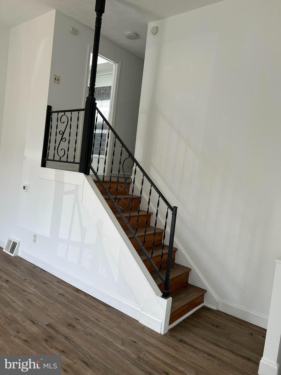 126 Fronefield Avenue Linwood, PA 19061 - Photo 6 of 15 a view of entryway