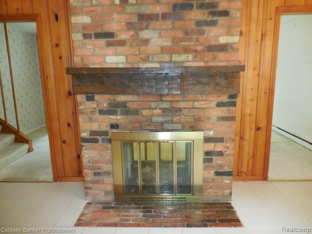 1181 East Snell Road Rochester, MI 48306 - Photo 12 of 36 12.JPG