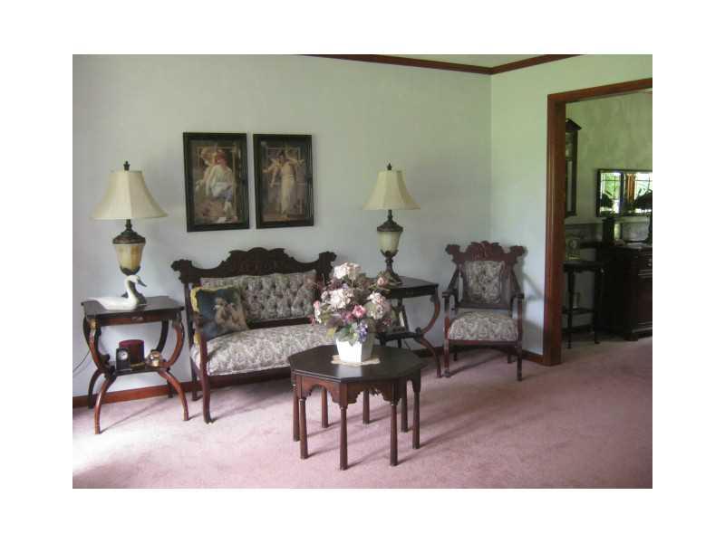162 Spohn Road Freeport, PA 16229 - Photo 11 of 25 Living Room.