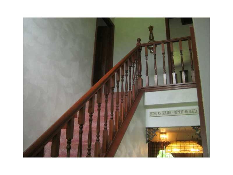 162 Spohn Road Freeport, PA 16229 - Photo 10 of 25 Entry/Foyer. 2 story foyer.