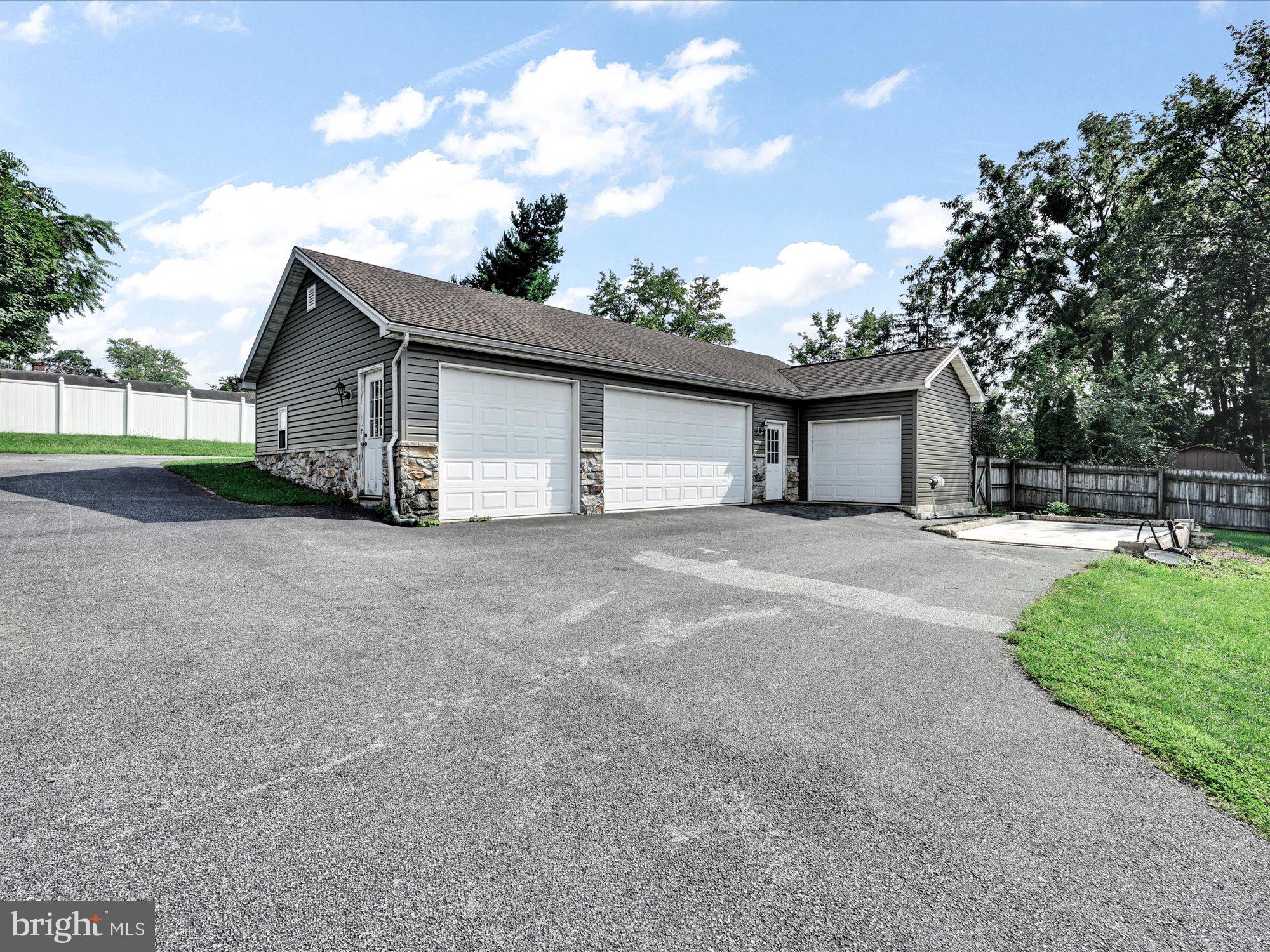 2178 Log Cabin Road York, PA 17408 - Photo 22 of 27