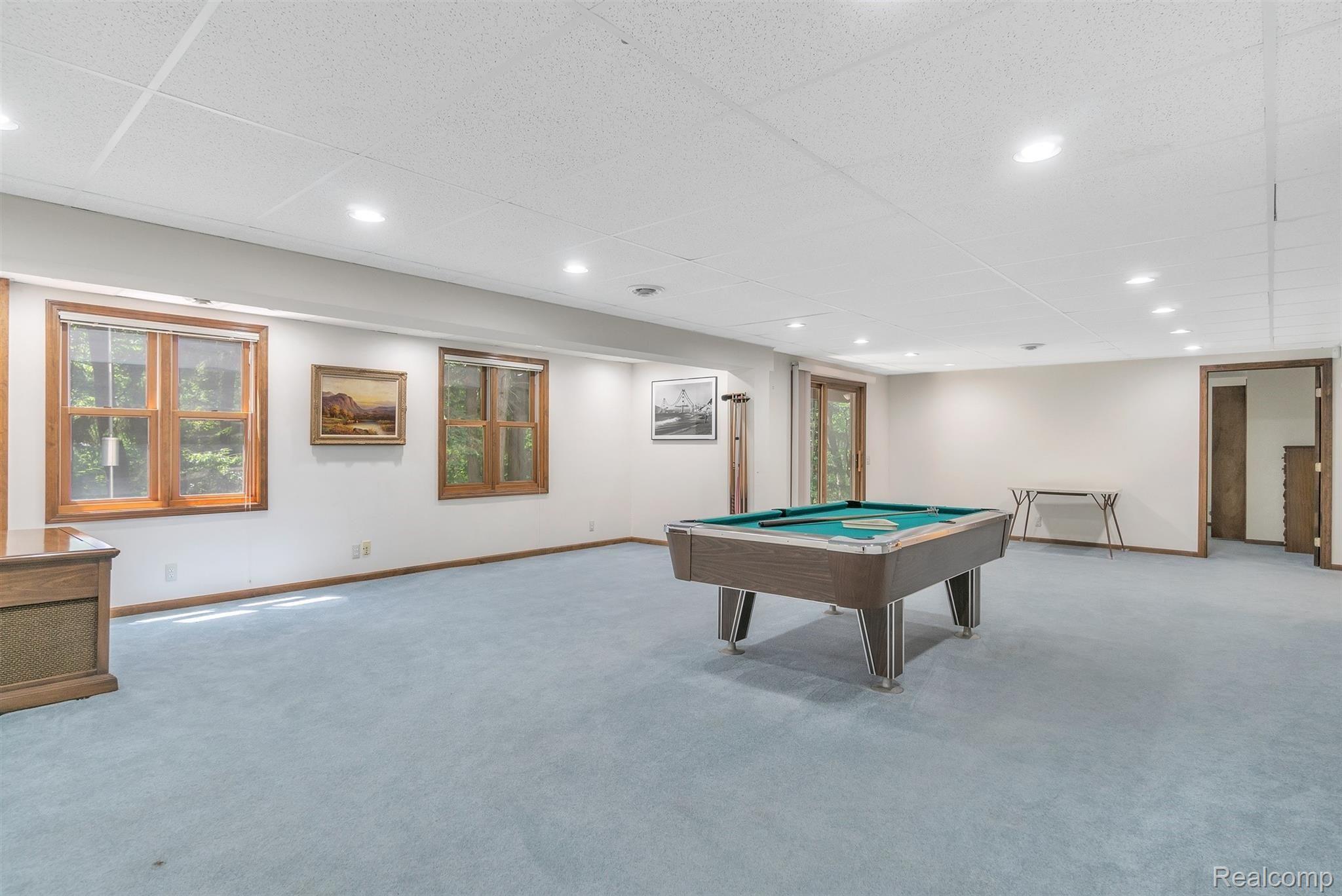 1387 Wind River Road Milford, MI 48381 - Photo 31 of 60 33-1387 Wind River Rd-WindowStill-R.jpg