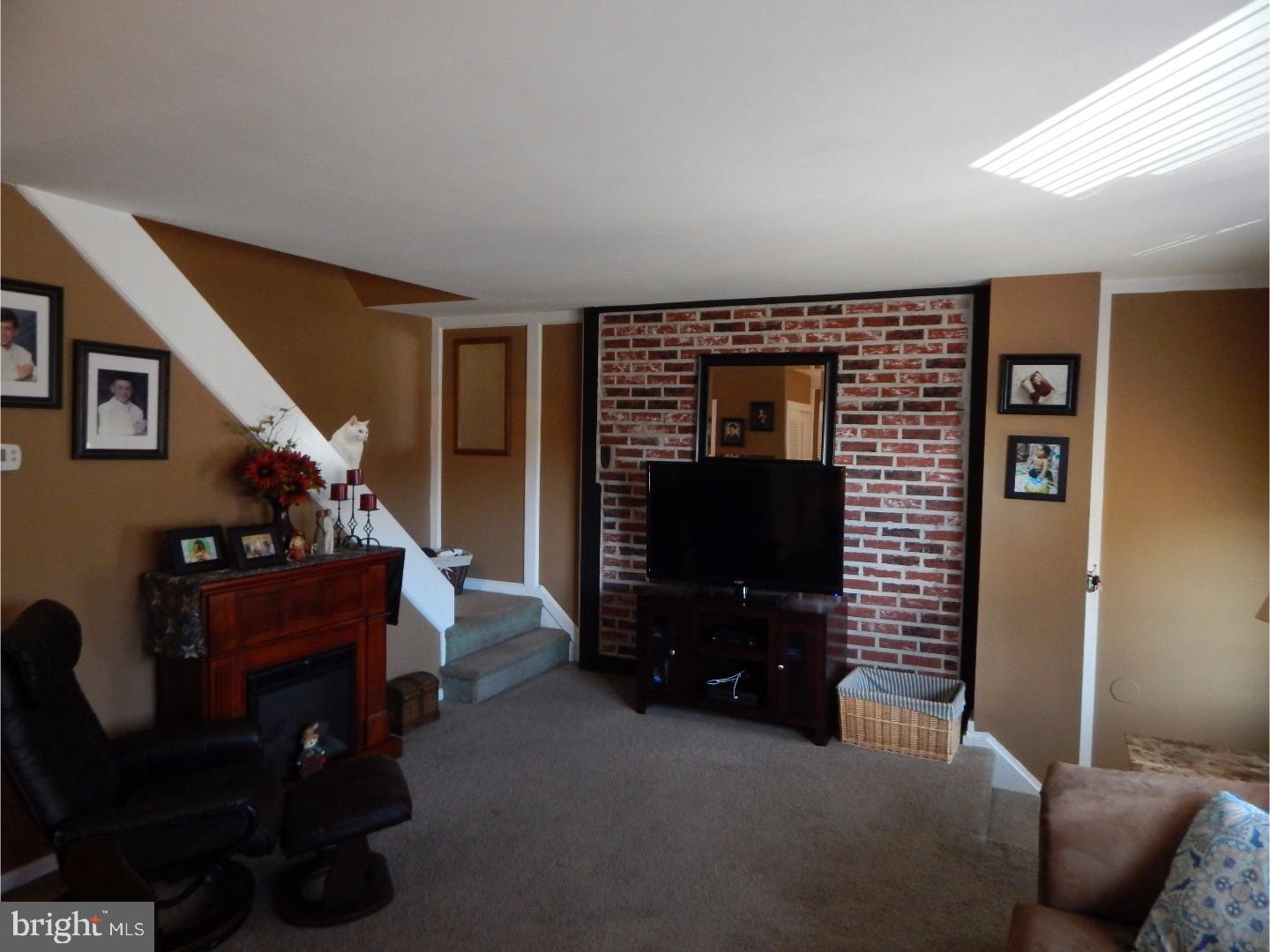 12428 Balston Road Philadelphia, PA 19154 - Photo 2 of 20