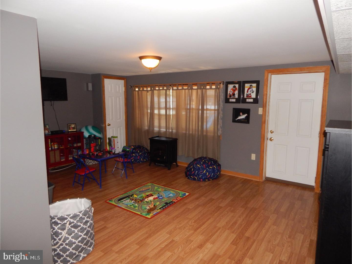 12428 Balston Road Philadelphia, PA 19154 - Photo 17 of 20