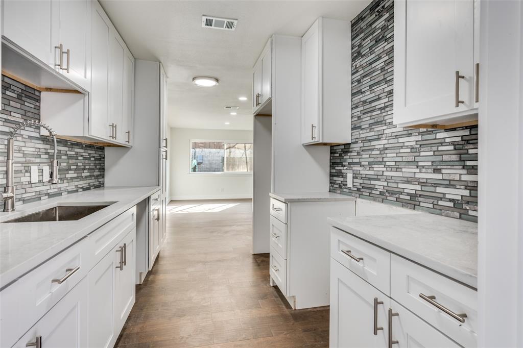 2501 South Fielder Road Arlington, TX 76015 - Photo 11 of 25