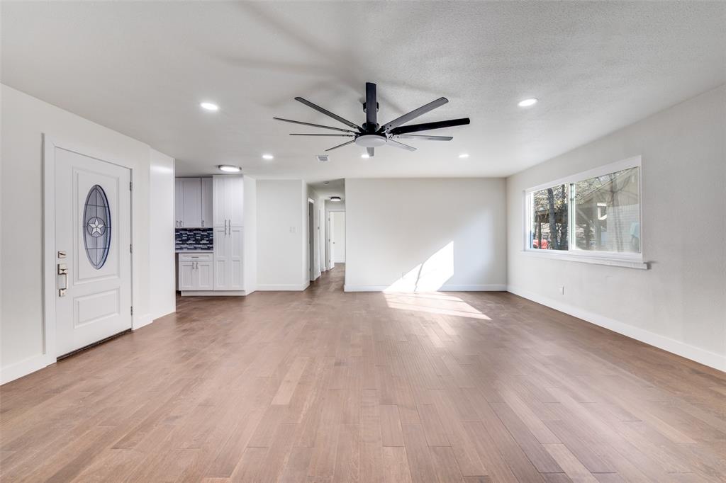 2501 South Fielder Road Arlington, TX 76015 - Photo 5 of 25