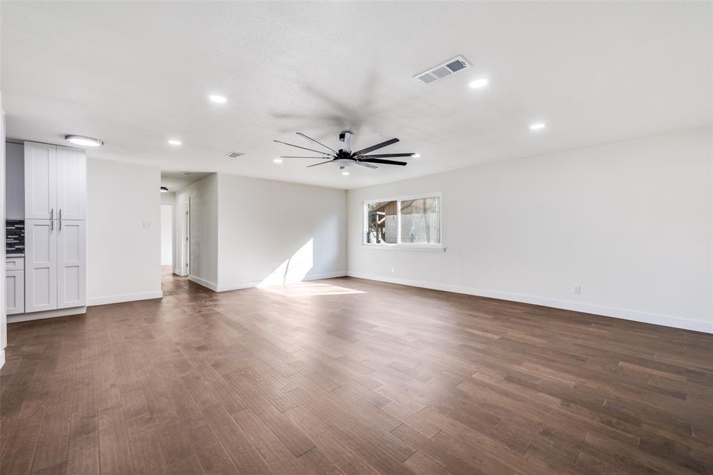 2501 South Fielder Road Arlington, TX 76015 - Photo 7 of 25